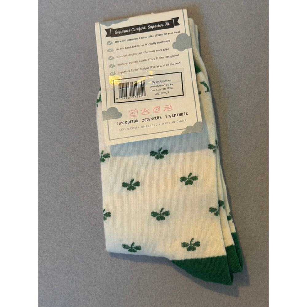 NWT -ALYNN Shamrock Clover Crew Socks White Green St. Patrick’s Day Unisex S/M - Picture 2 of 4